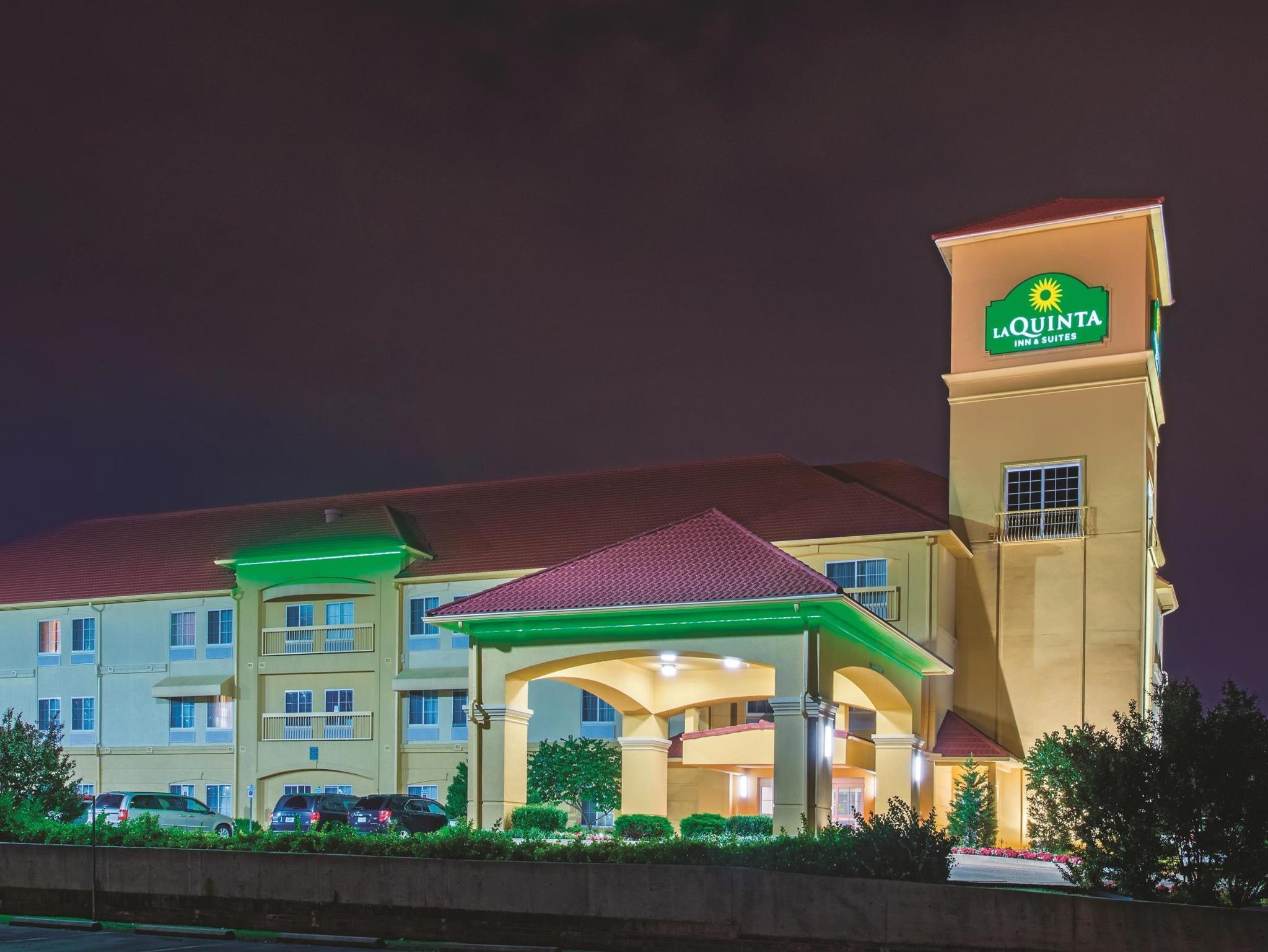 La Quinta By Wyndham Tulsa Airport / Expo Square Hotel Exterior photo